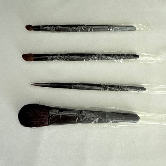 Yves Saint Laurent cosmetic box - Picture 11 of 14